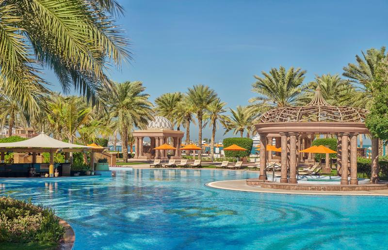 Emirates Palace Mandarin Oriental// pool area