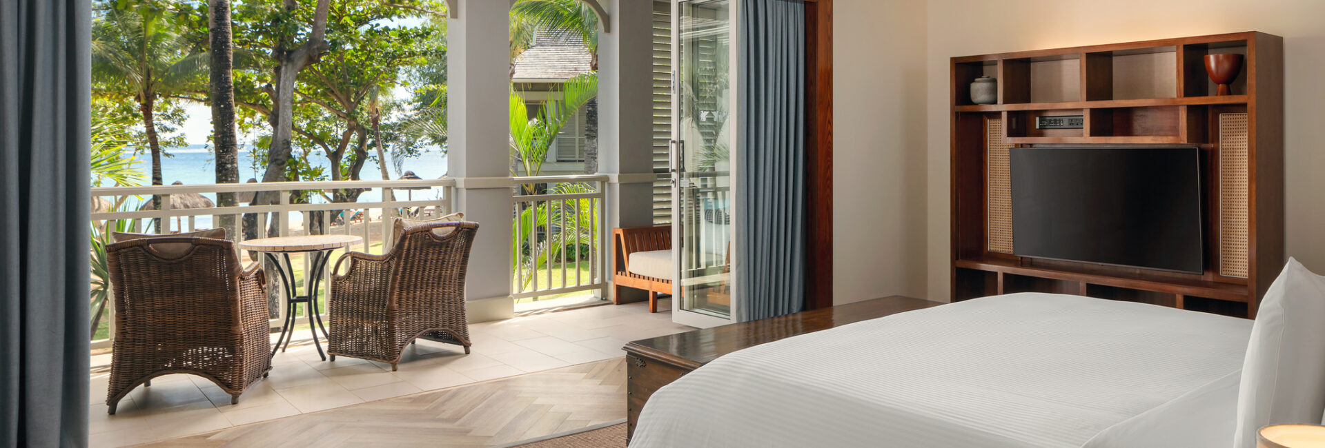 St. Regis Le Morne// Bedroom