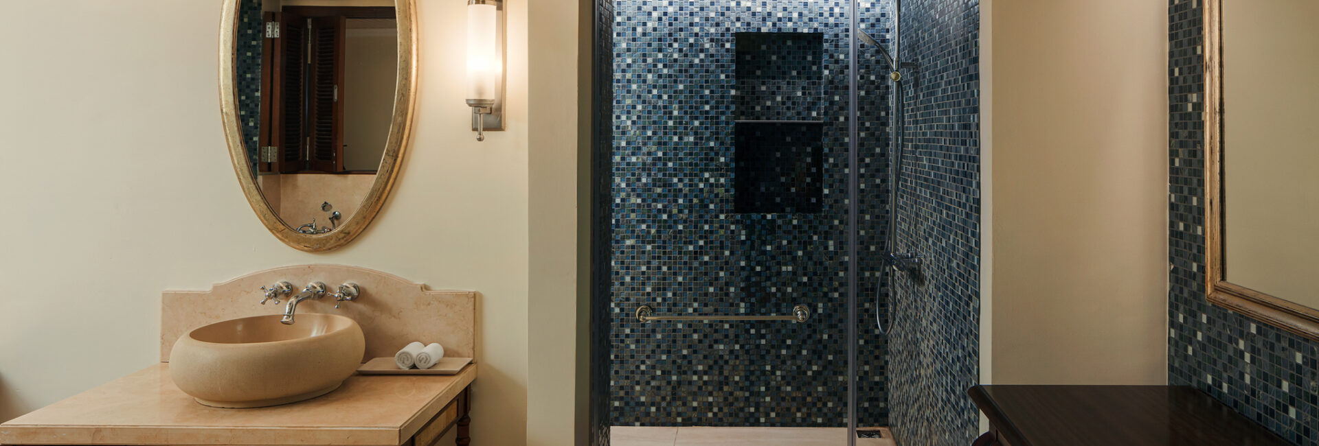 St. Regis Le Morne// Bathroom