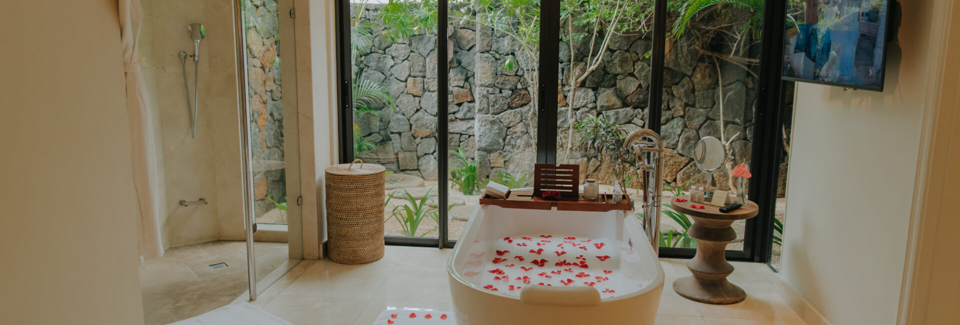 Maradiva// Presidential Suite Pool Villa - Primary Bathroom