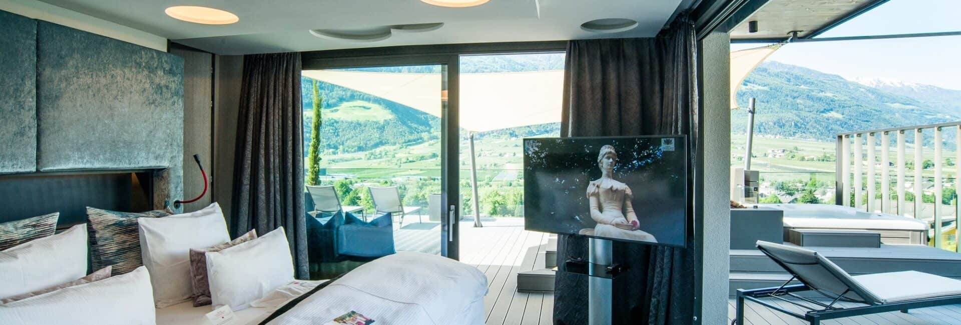 Preidlhof Neu-Penthouse Suite Dolce Vita Premium Bedroom-min