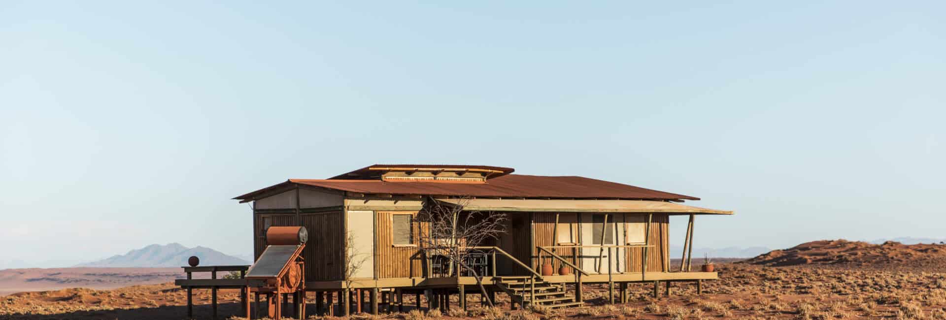 WOLWEDANS COLLECTION - Desert Lodge - Combination of wooden structures and canvas blinds