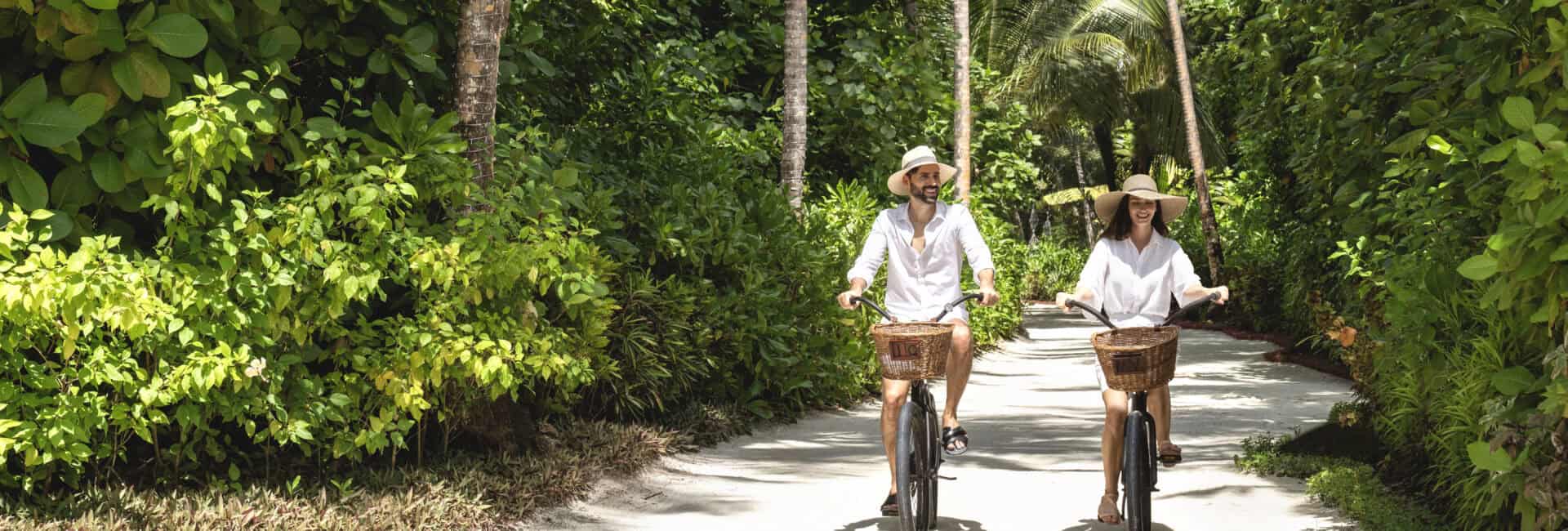 InterContinental Maldives _ Cycling Couple (1)