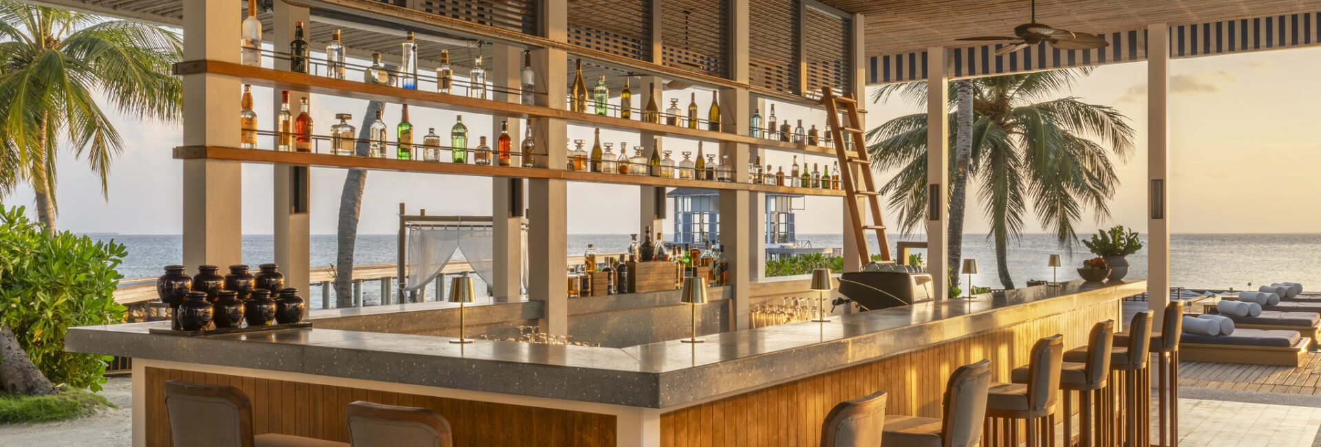 Halcyon Maldives// Bar