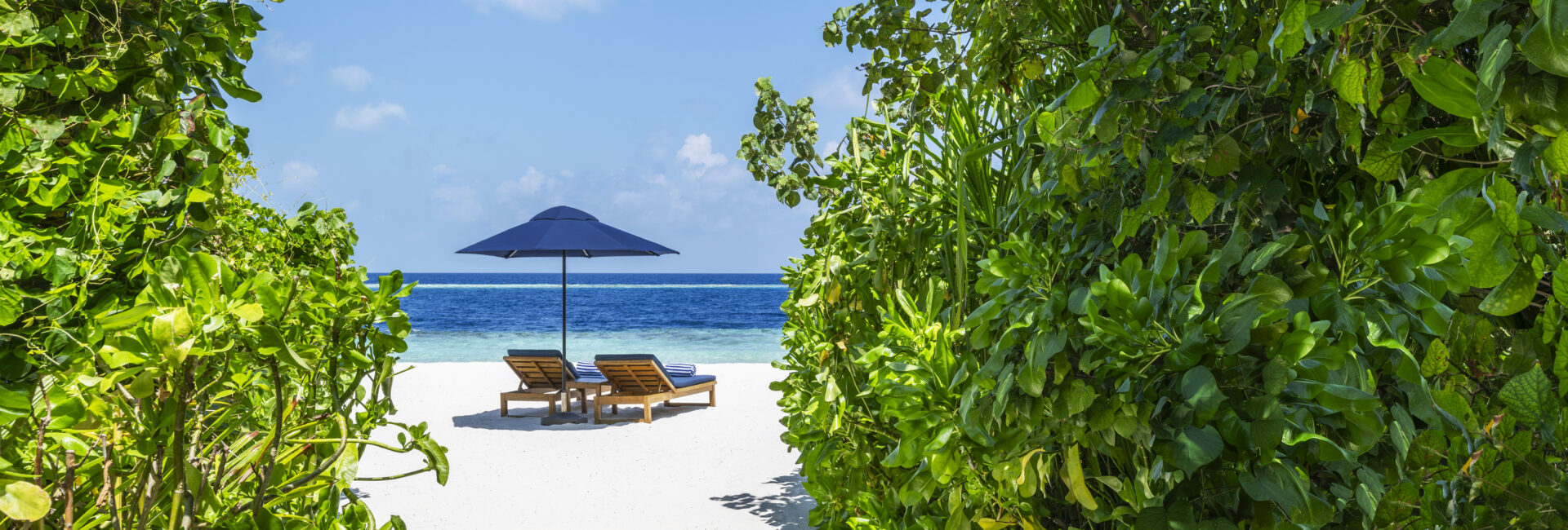 The Halcyon I Beach Pool Villa - Bedroom (Bed Only)