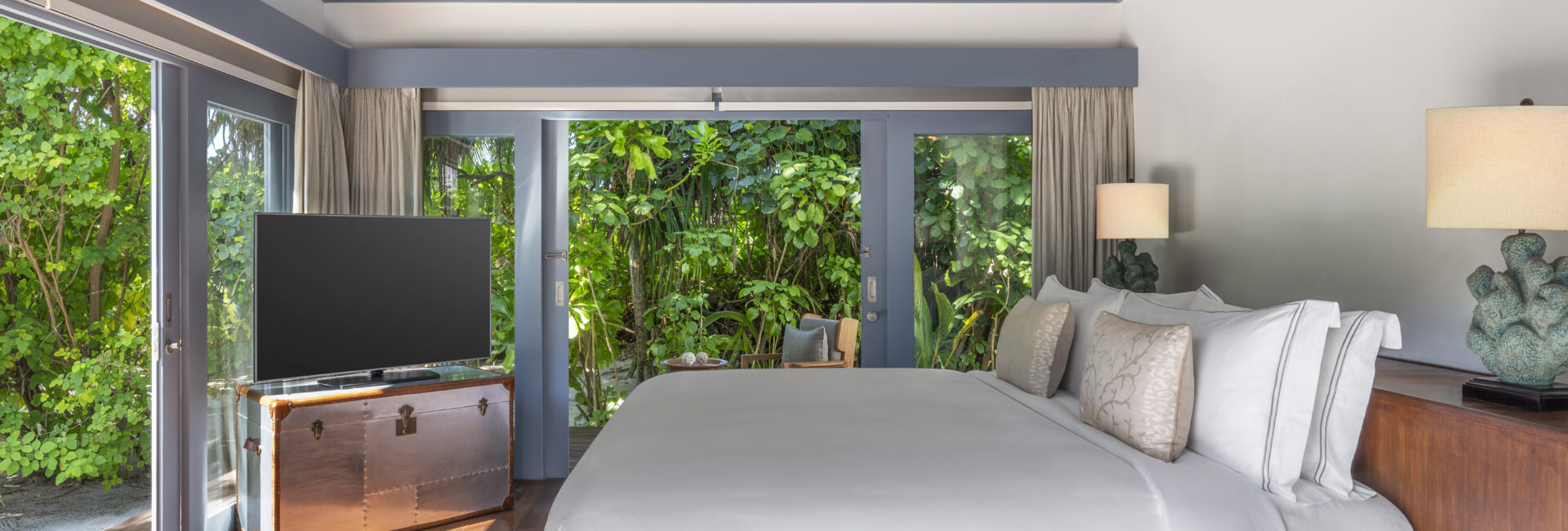 The Halcyon I Family Oceanfront Pool Villa - Bedroom 02