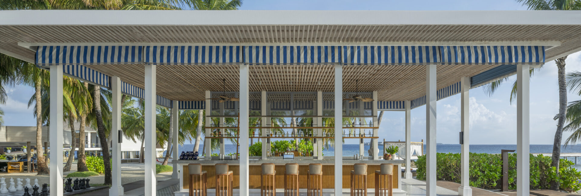 Halcyon Maldives - Bell Bar Overview