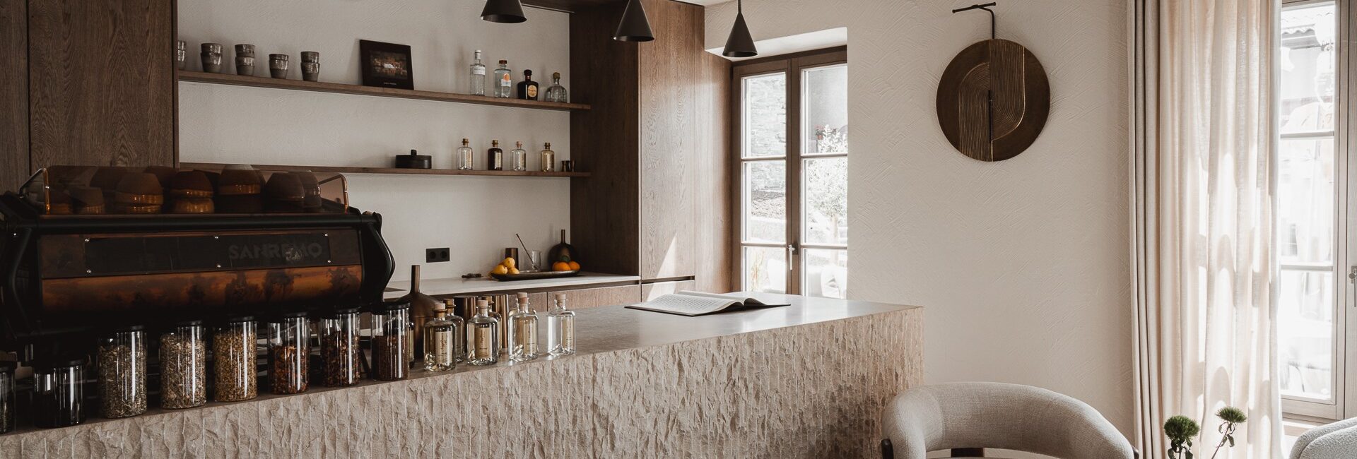 Stiegenhaus// Bar
